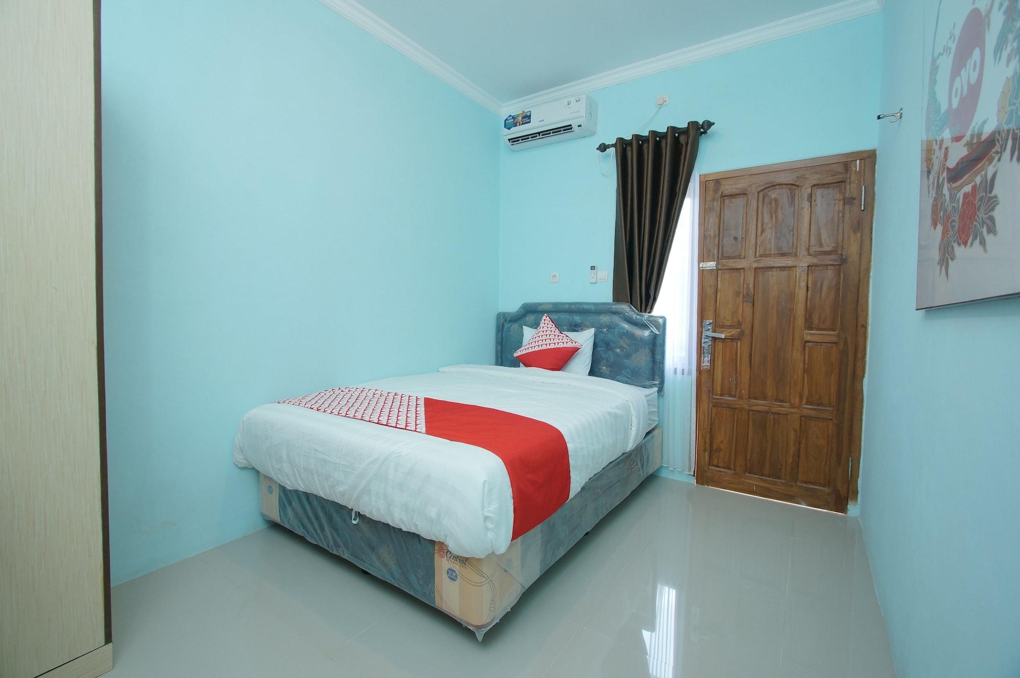 Oyo 347 Bayang Brothers Guest House Maguwo Exterior photo