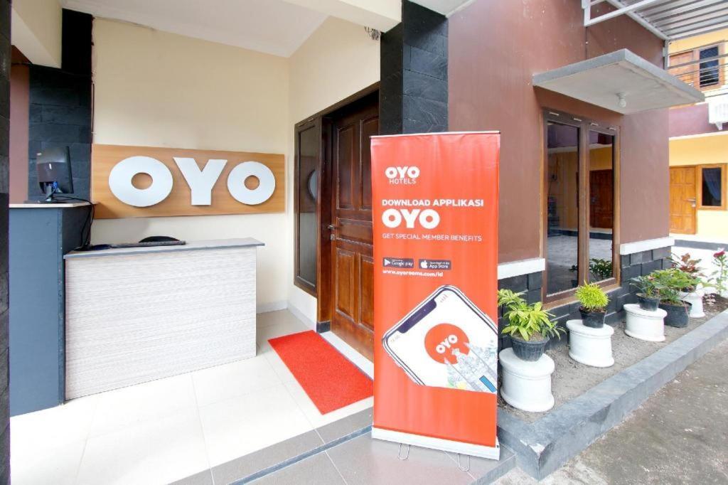 Oyo 347 Bayang Brothers Guest House Maguwo Exterior photo