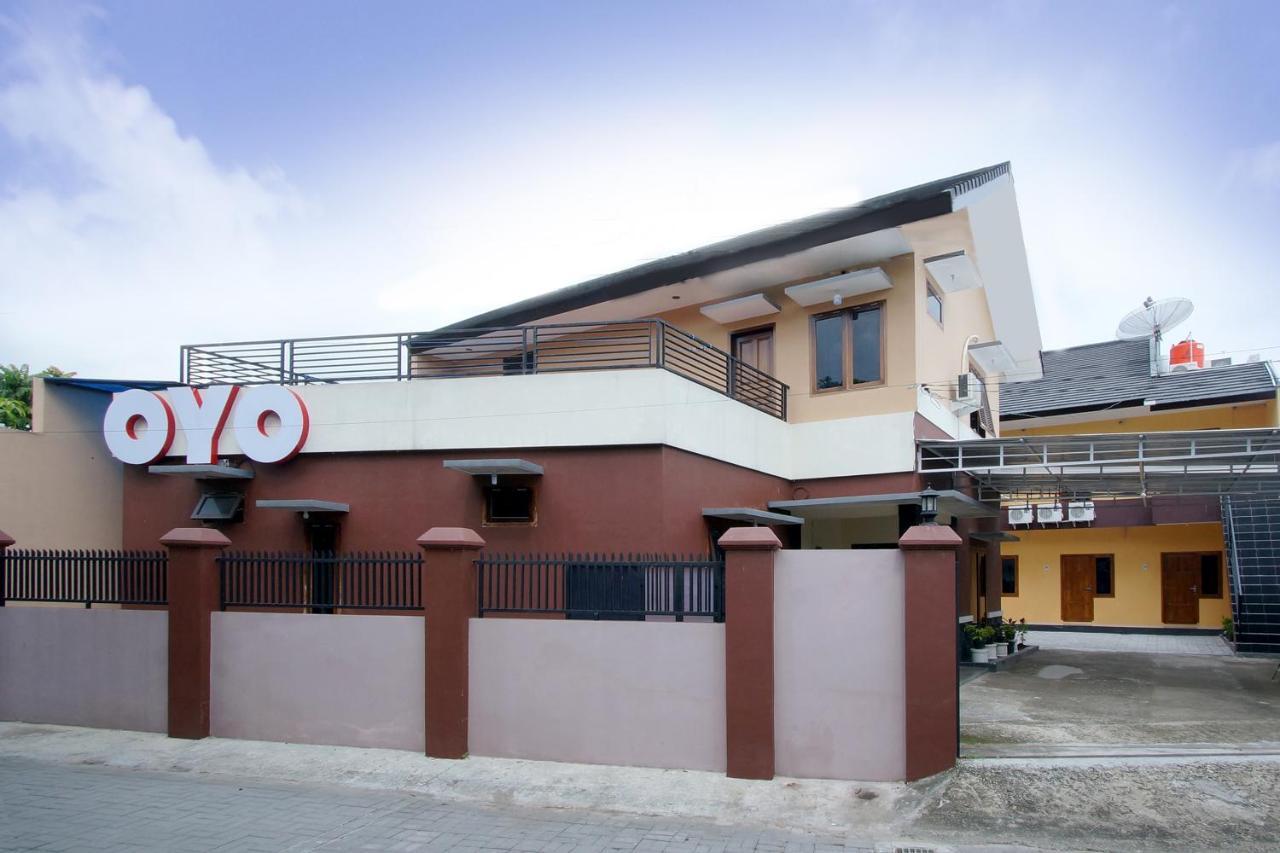 Oyo 347 Bayang Brothers Guest House Maguwo Exterior photo