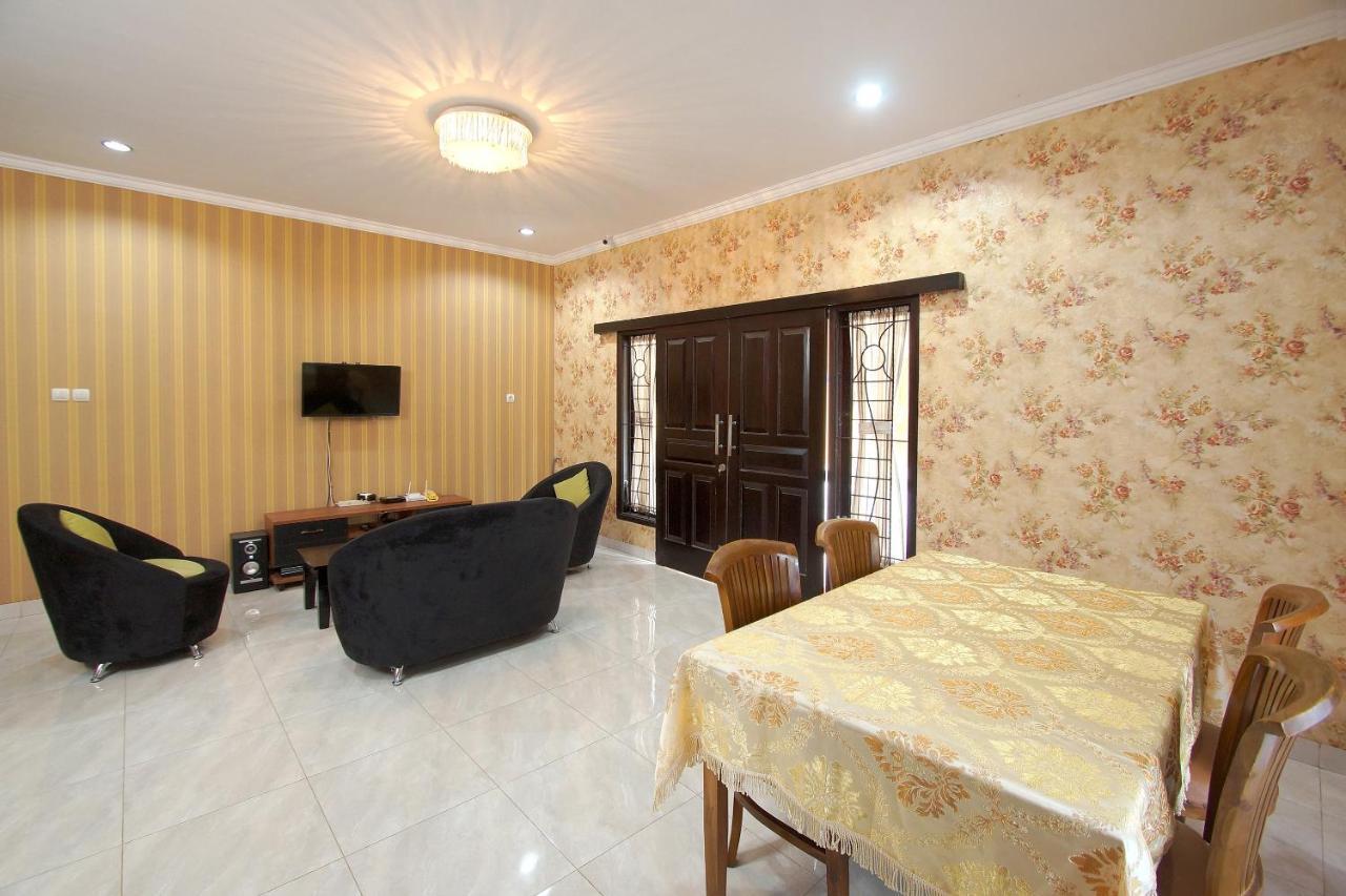 Oyo 347 Bayang Brothers Guest House Maguwo Exterior photo
