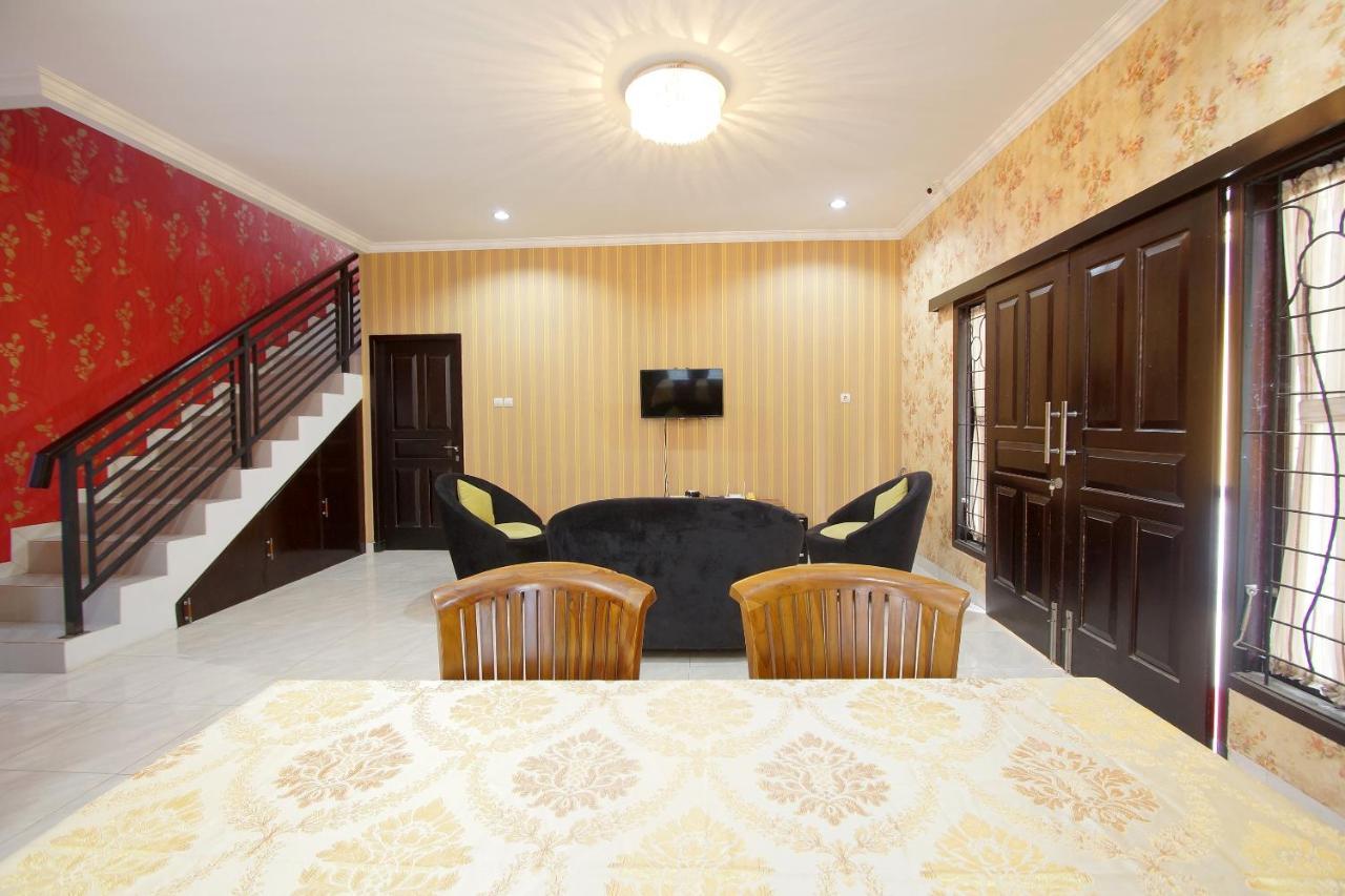 Oyo 347 Bayang Brothers Guest House Maguwo Exterior photo